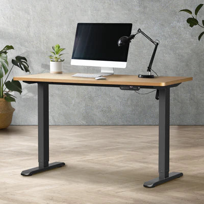 SD-LEG-140M-BK+DB-SLIM-14-OAK Oikiture Electric Standing Desk Single Motor Black Frame 140CM Tabletop